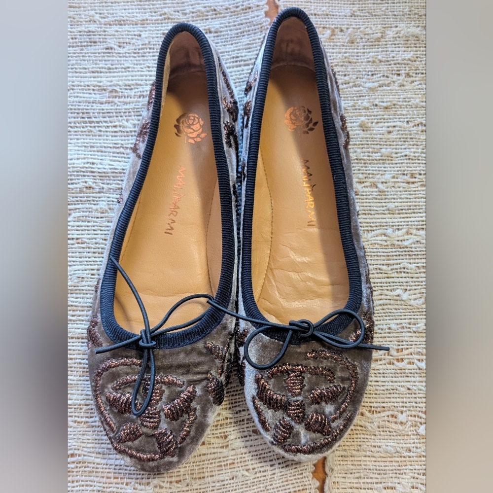 Maliparmi • Velvet Embroidered Metallic Ballet Flats
